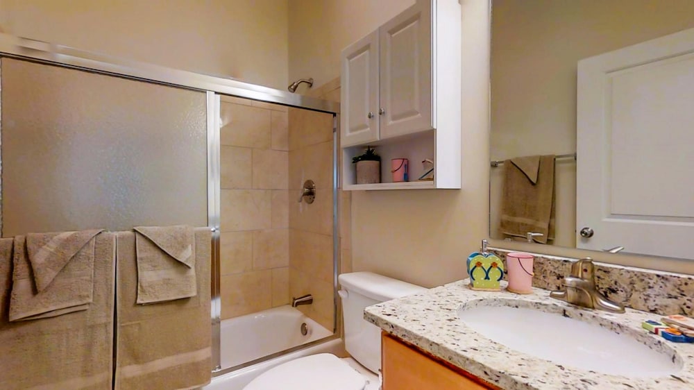 8 Waterfront 4 Bed 3 Bath Pool Home w Free Dock view 4