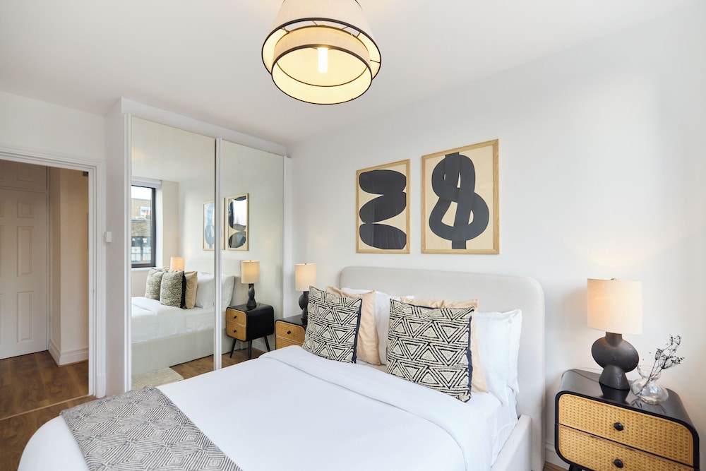 The Goodge Street Place - Bright 2bdr Flat