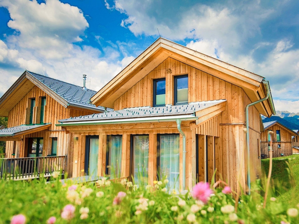 Elegant Chalet Near Ski-slopes