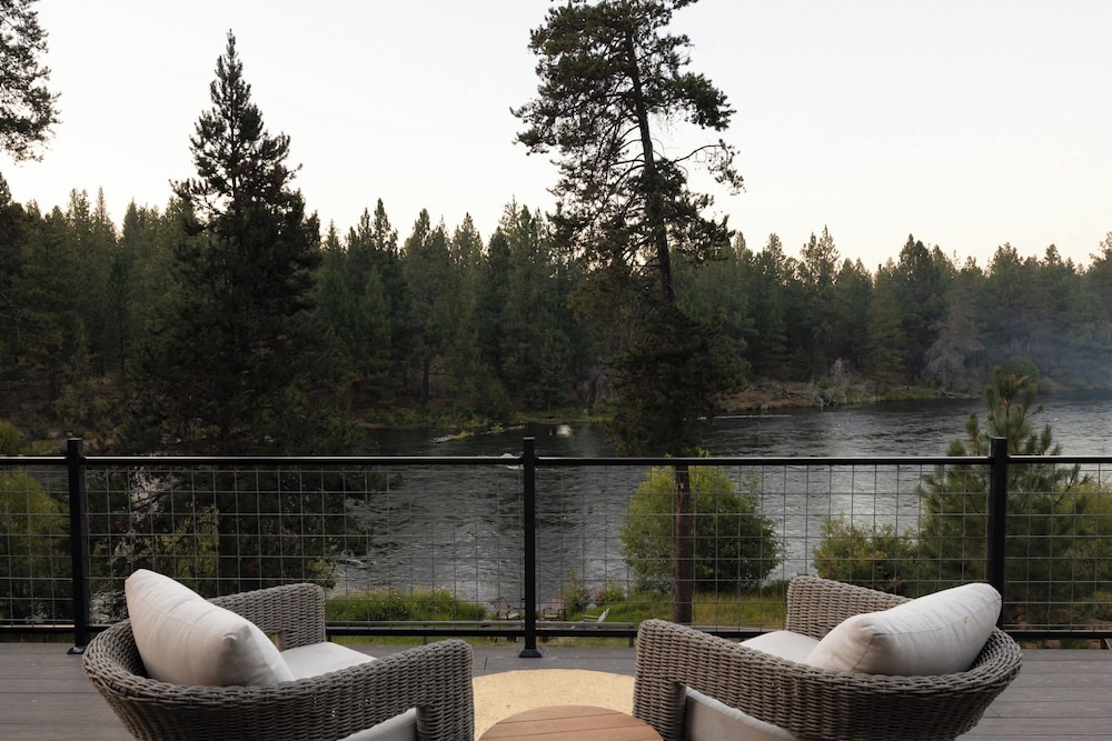 Amazing Riverfront on the Water- Big Sky Bend