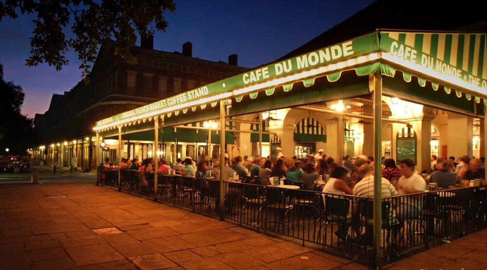 Modern Townhouse across Lafitte Greenway - Image 4