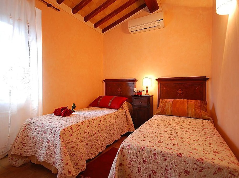 Red House/casa Rossa - Near Civita Di Bagnoregio view 5