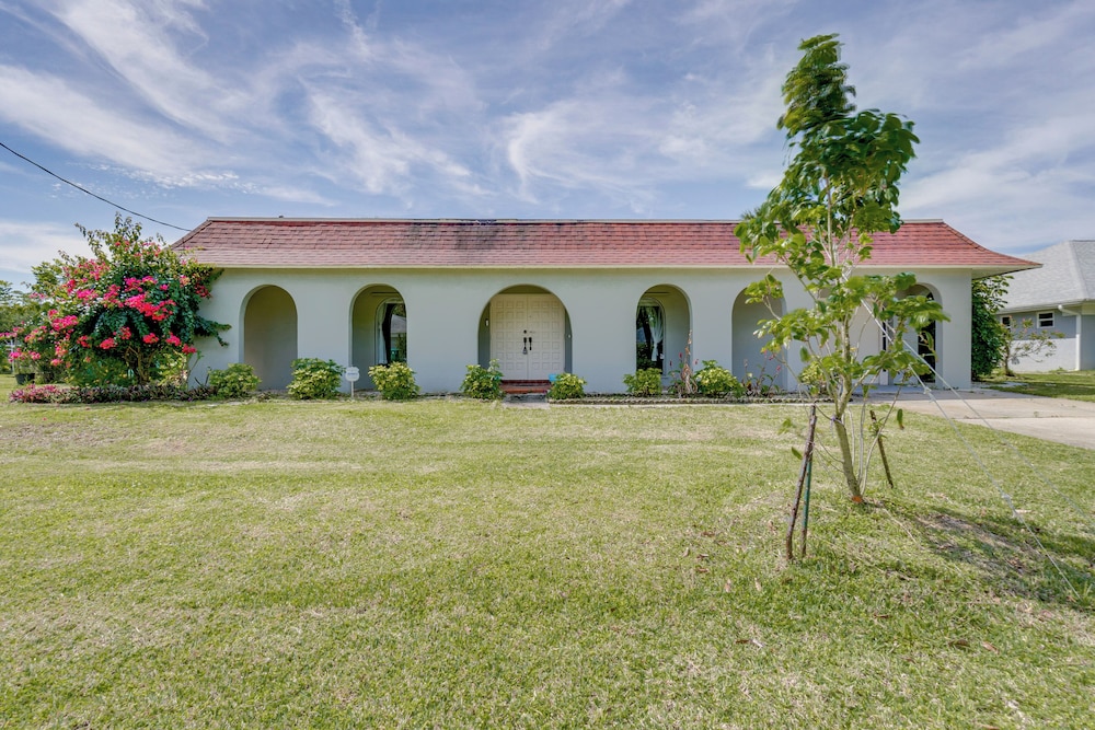 Port Charlotte Retreat w/ Lanai + Private Pool! view 4