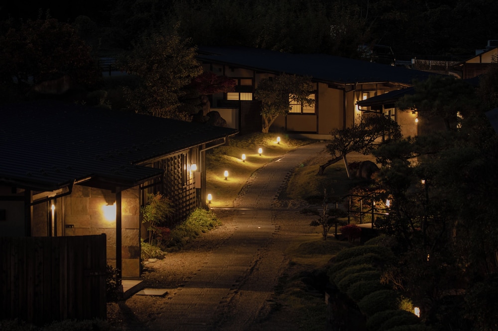 Fuefukigawa Onsen Zabou