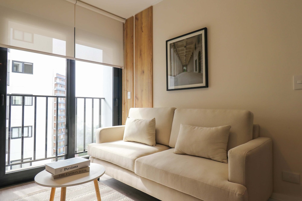 w Exceptional 2BR w Balcony in Barranco