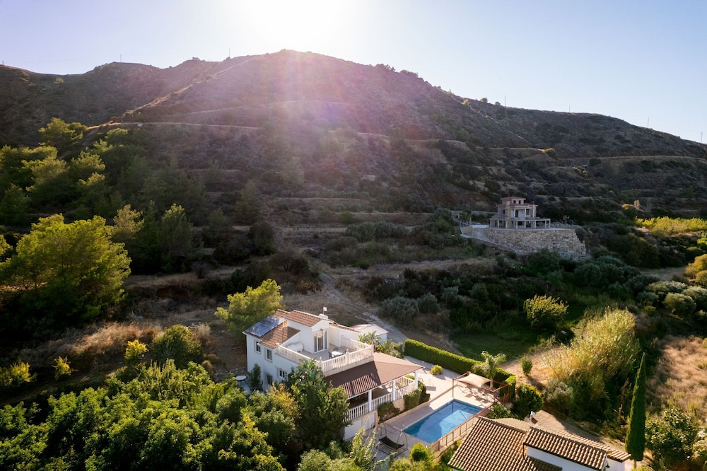 Pomos Harbour View Villa