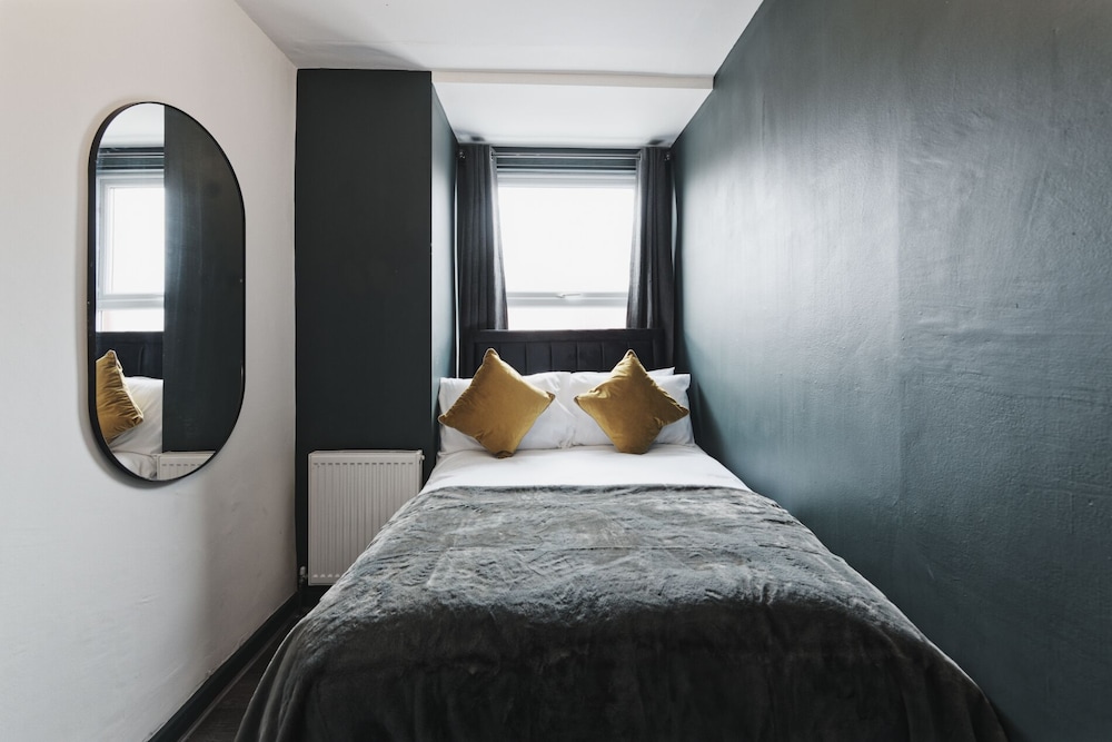 Garmoyle Road Flat 2 view 5