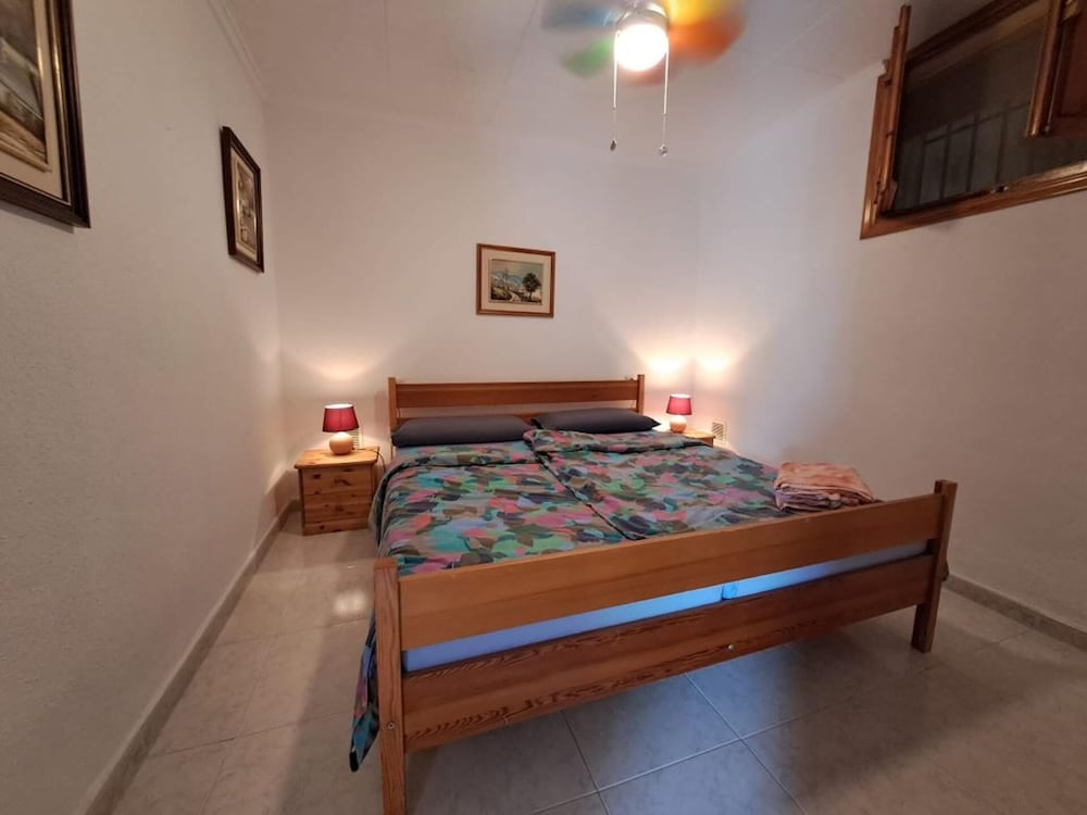La Marina Oasis, 2-beds, Sleeps 4, 10 min to Beach
