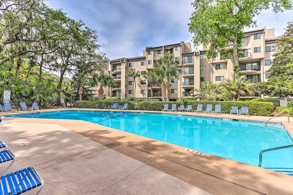Easy Beach Access! Walkable Hilton Head Condo