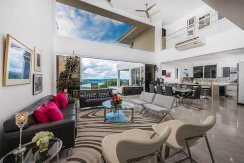Breathtaking Oceanview Retreat With Infinity Pool in Playa Potrero Villa Blanca