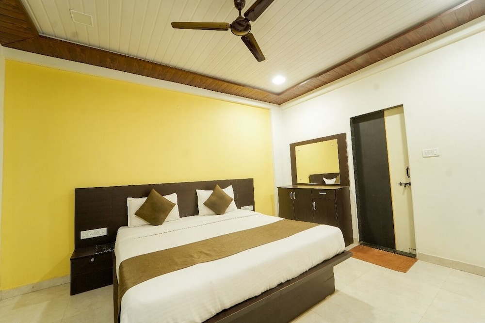 Hotel Raaya Regency