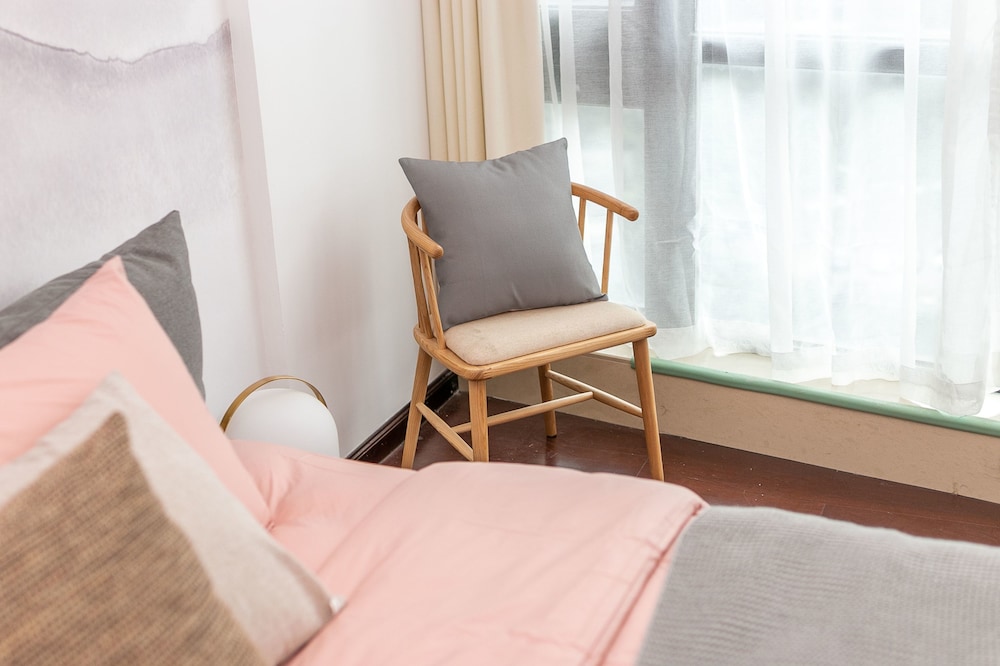 Locals Boutique Apartment Huafa Plaza 27 view 4