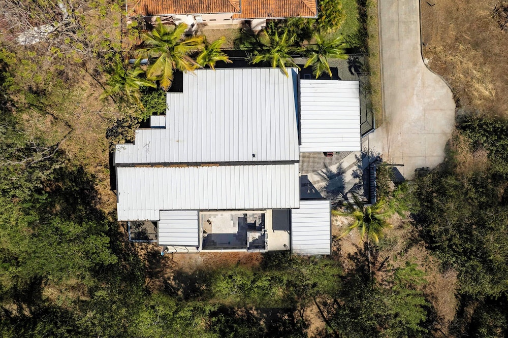 Brand-New 6BD Giant with Private Pool by SPCR