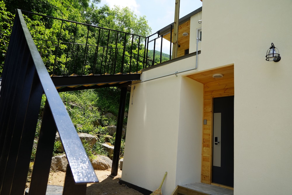 Moonlight Village Pension