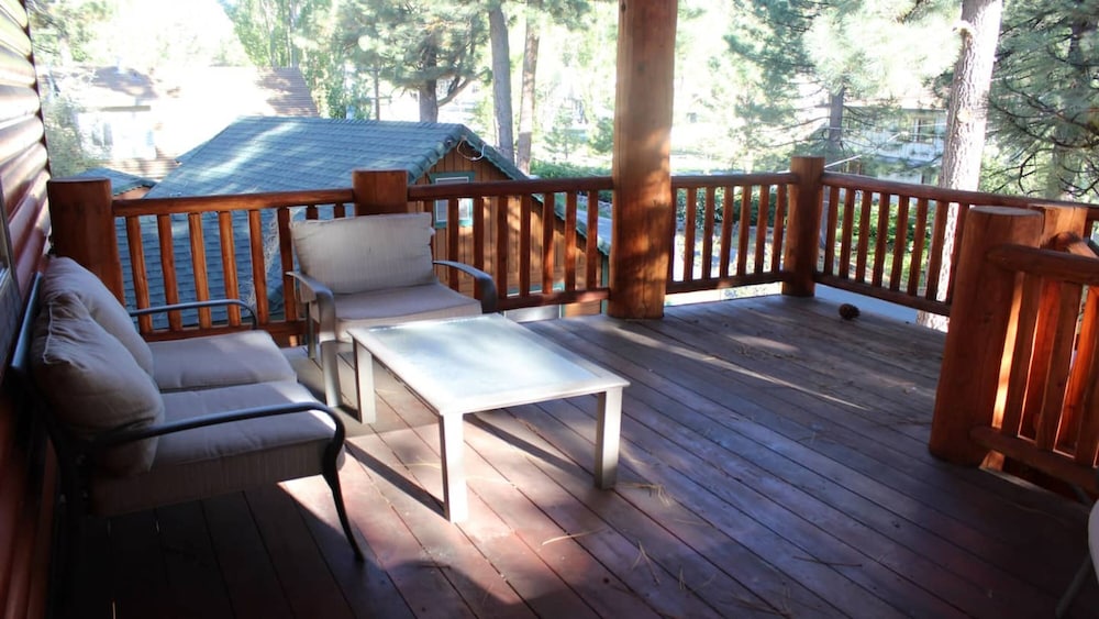 Hot Tub-Game Tables Aspen Glen