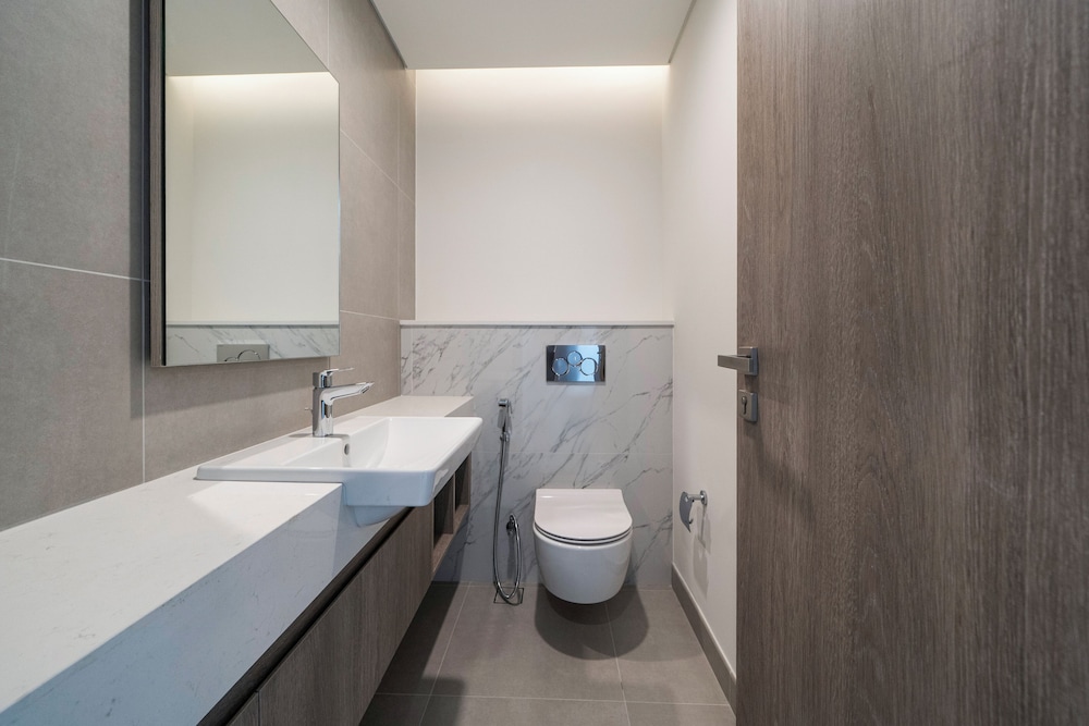 Experience 2BR Luxury Living  LIV Marina