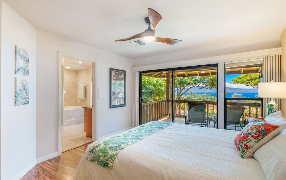 Ocean View Kaanapali Condo w 2 Lanais Loft AC Pool Walk to Beach