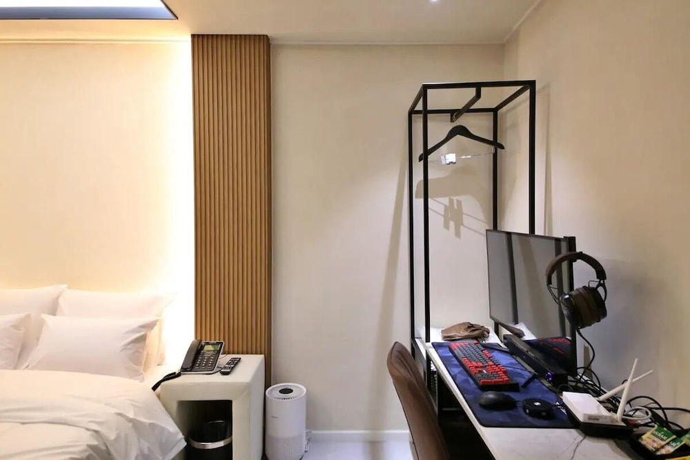 HOTEL141