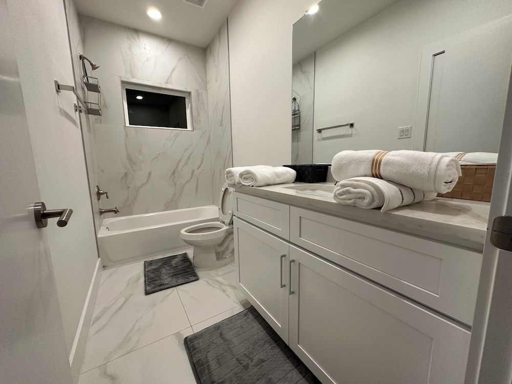 Luxury 3BR for Families Nurses and Group