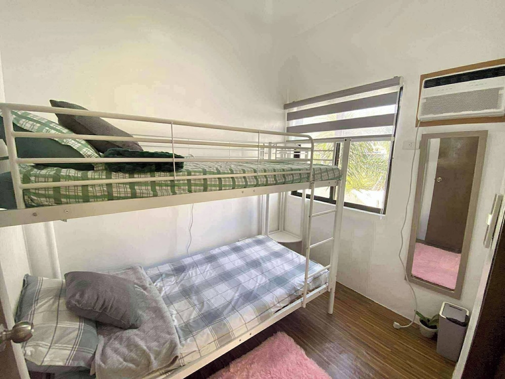 Charming Iloilo City House With Garden View