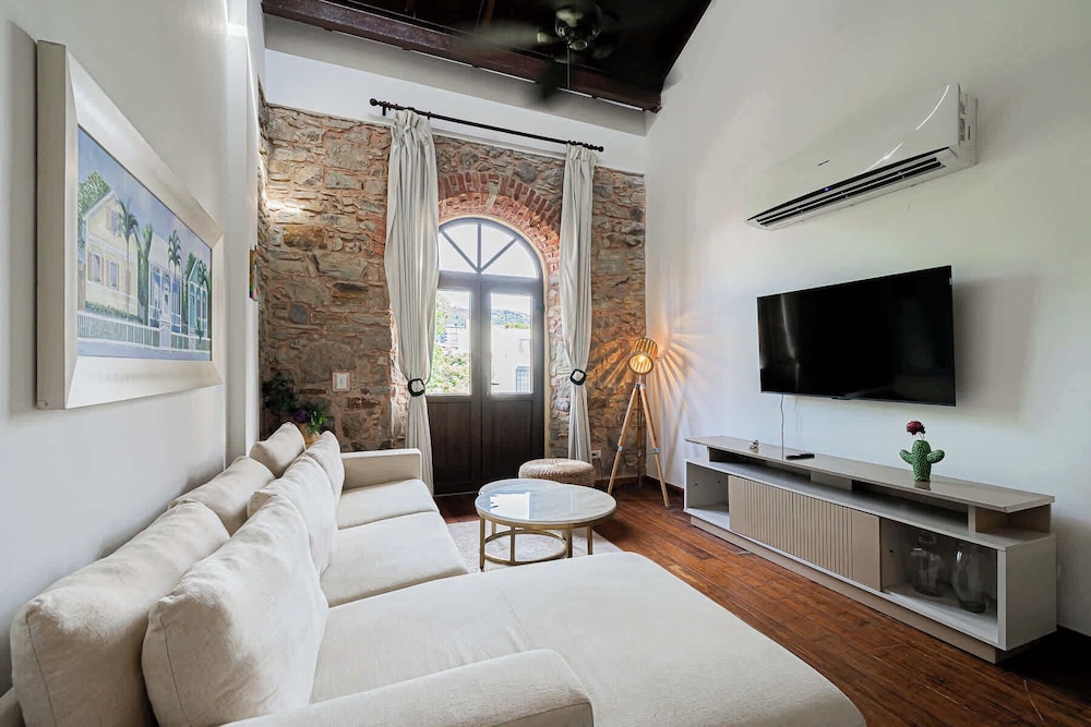 w Grandiose 1BR w Balcony in San Felipe