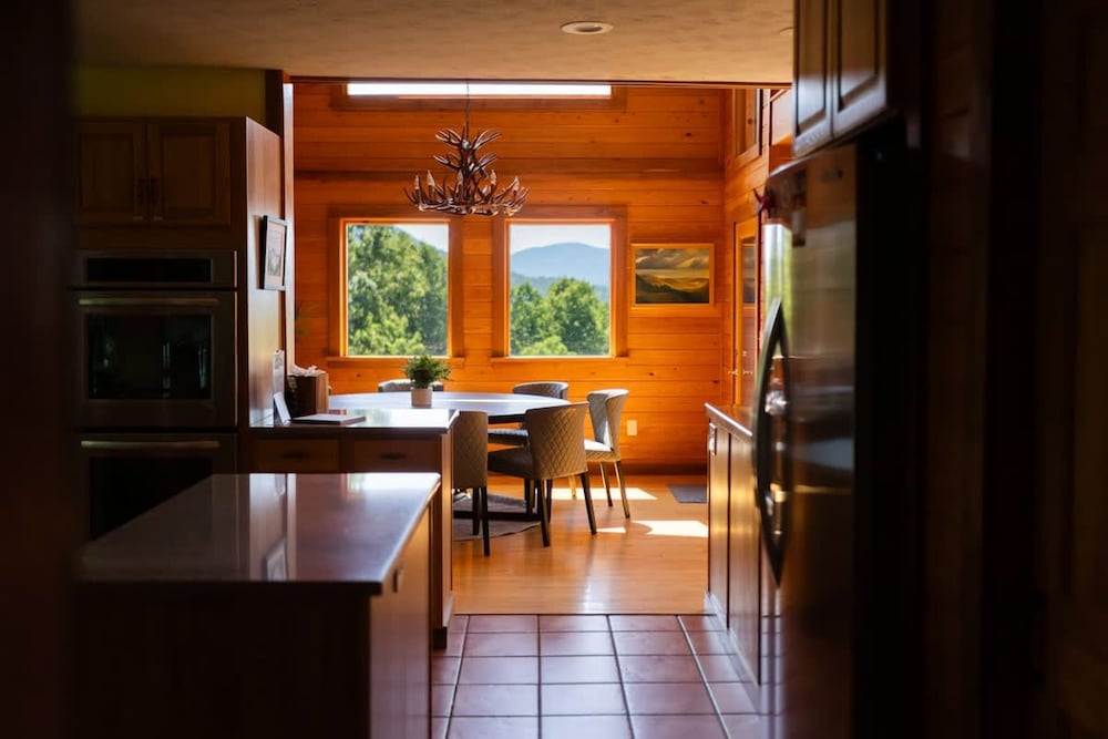 Love Afton Cabin - Family Home