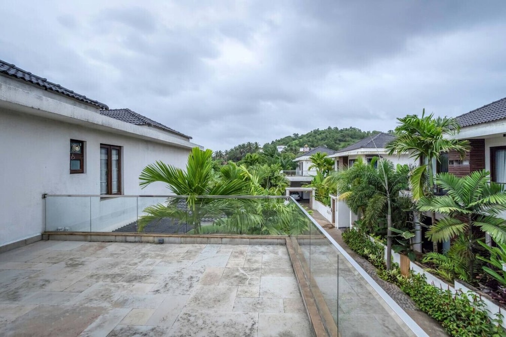 Villa Ayana 5bhk With Pool and Near the Beach