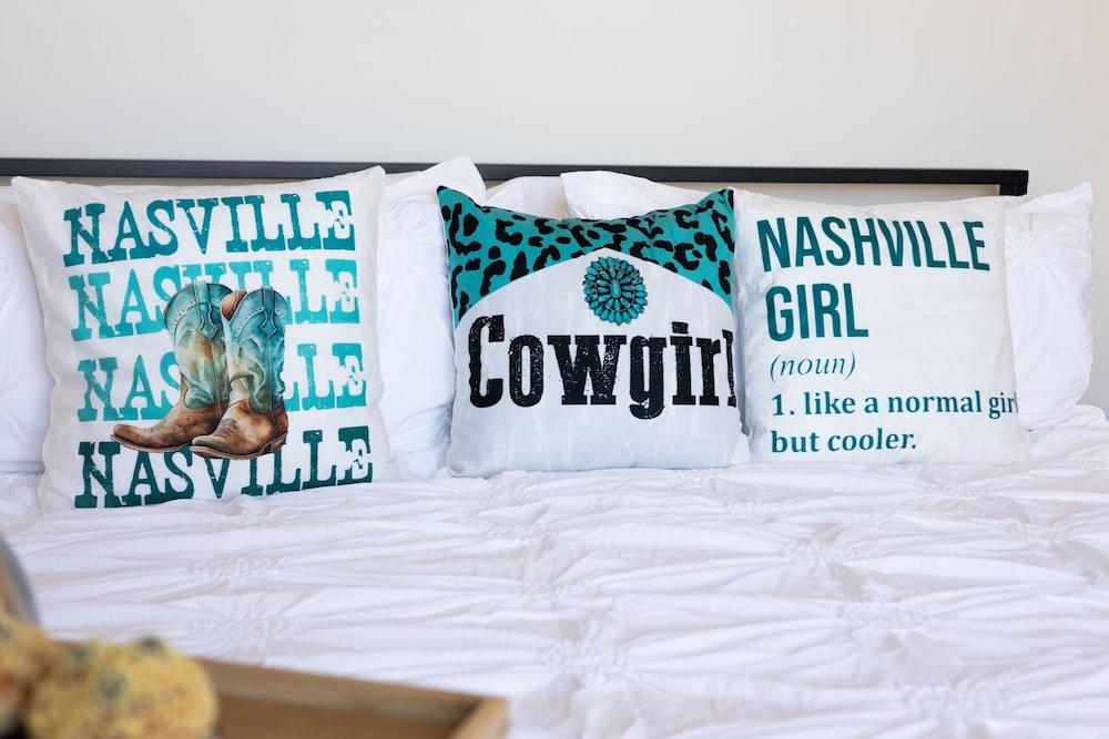 Nashville Notes - Sleeps 8 - Mins to Broadway!