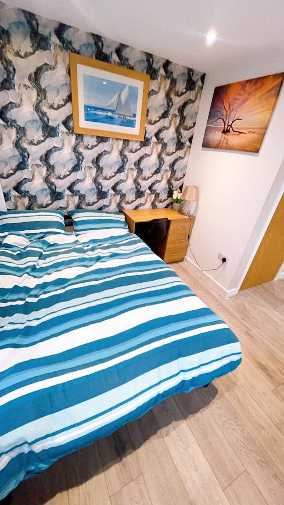 Room in Studio - One Studio Bradford City Center