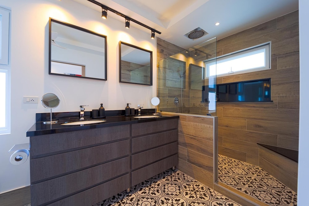 Brand-New Modern 3-Bedroom Villa MB20