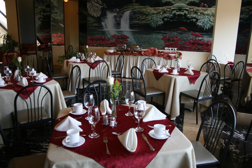 Stanford Suites Hotel