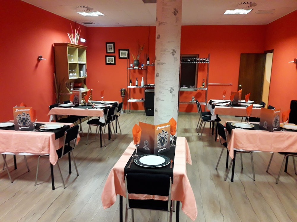 Hostal restaurante Avenida photo 3