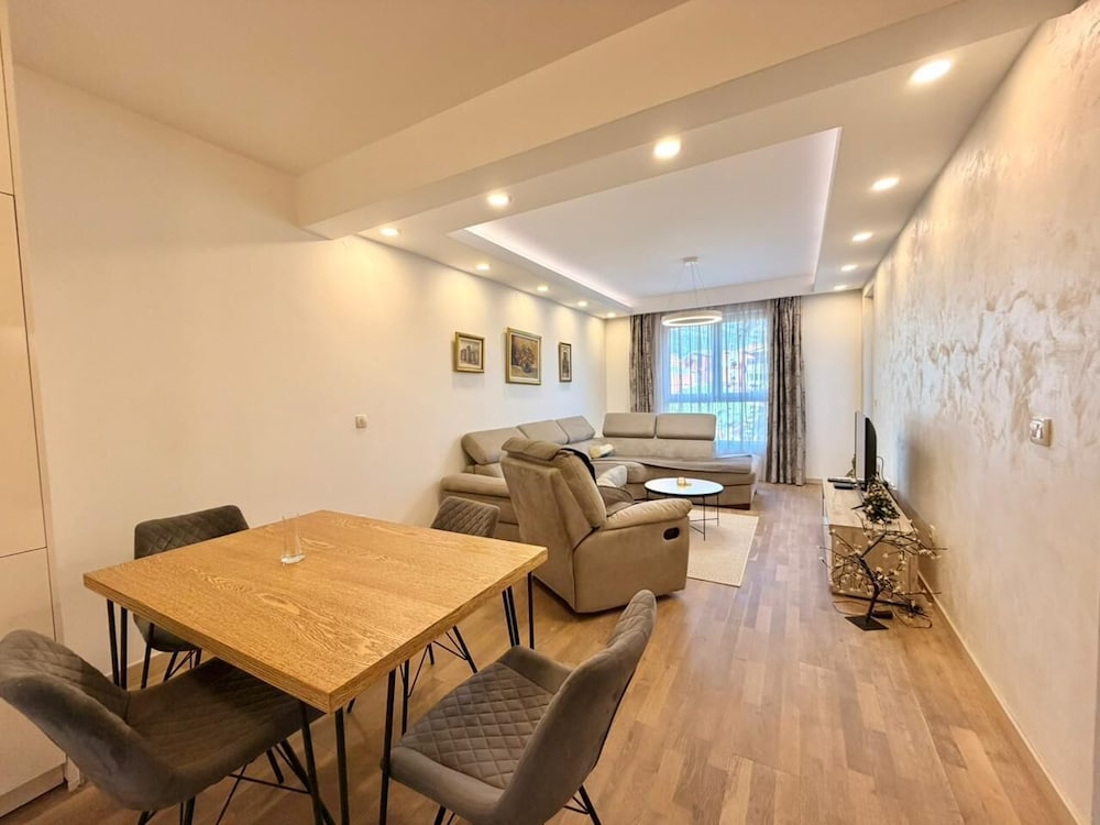 LV Central Apartment-Free Parking