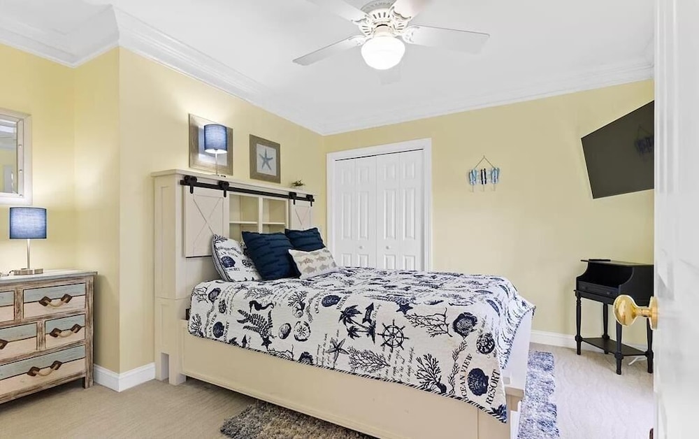 Cavu 4 Bedroom Home by RedAwning