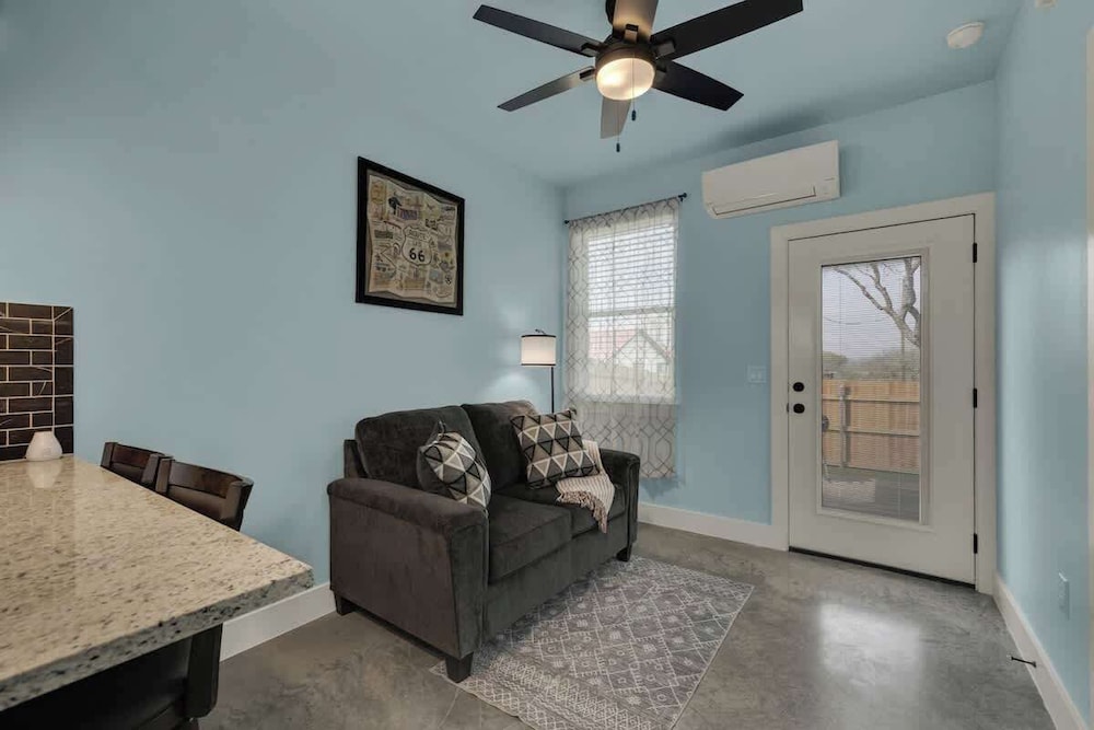 Modern Casita With Hot Tub Six Minutes From Main Street