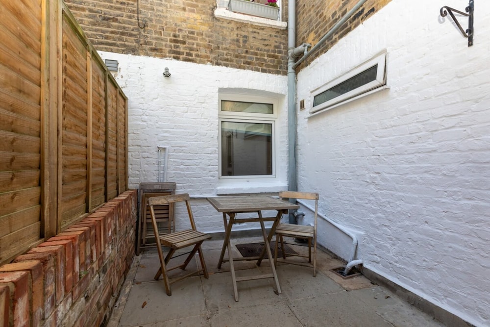 outdoor bbq area