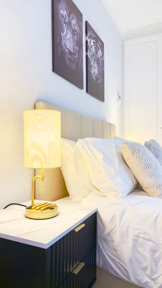 3BR Retro Escape ICC & Darling Harbour