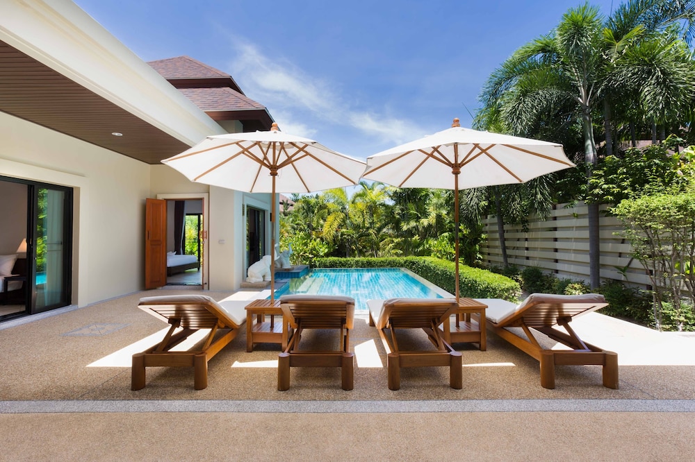Nai Harn Baan-Bua Villas