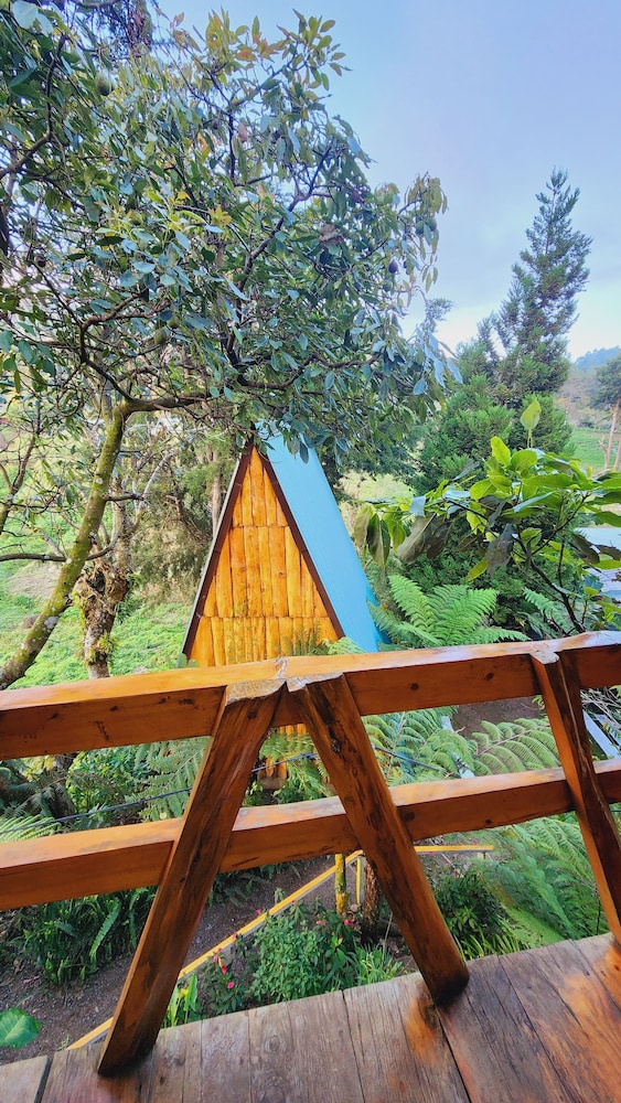 Hostal El Pital Lecho de Flores