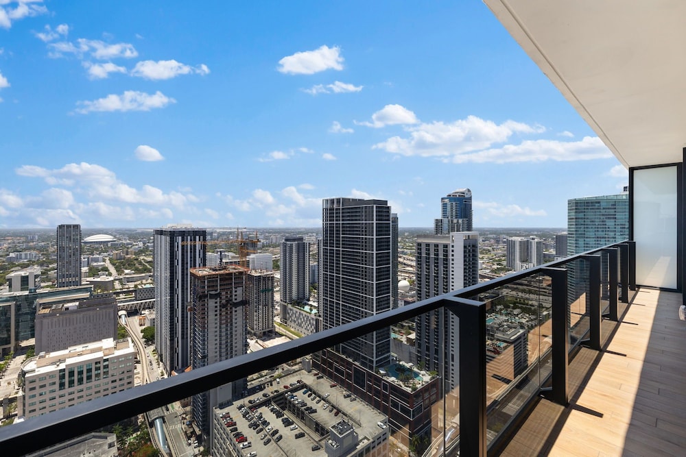 Stylish Downtown Miami Condo with Views