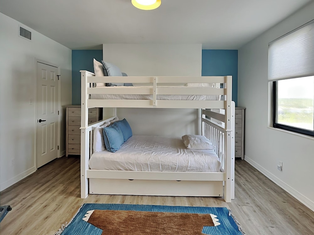 Four Seasons #701E by Southern Vacation Rentals