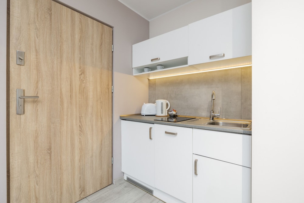 Nadbrzeżna Cozy Studio Mielno by Renters view 4