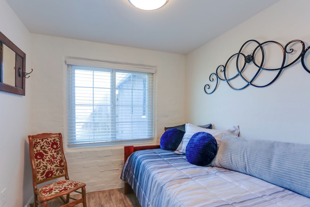 Mtn-view Home w/ Patio & Grill in Woodlake
