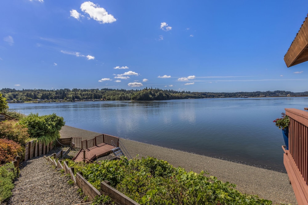 Captain s Retreat in Shelton