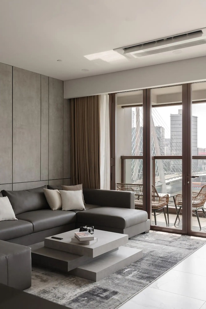 The Metropole - Horizon View Riverside