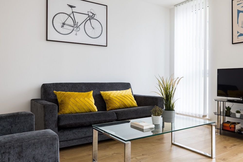 Spacious 2 Bed Flat in Hoxton