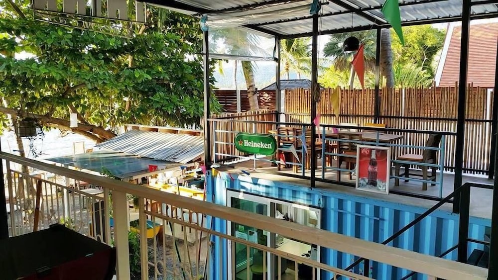 Think & Retro Cafe Lipa Noi Samui