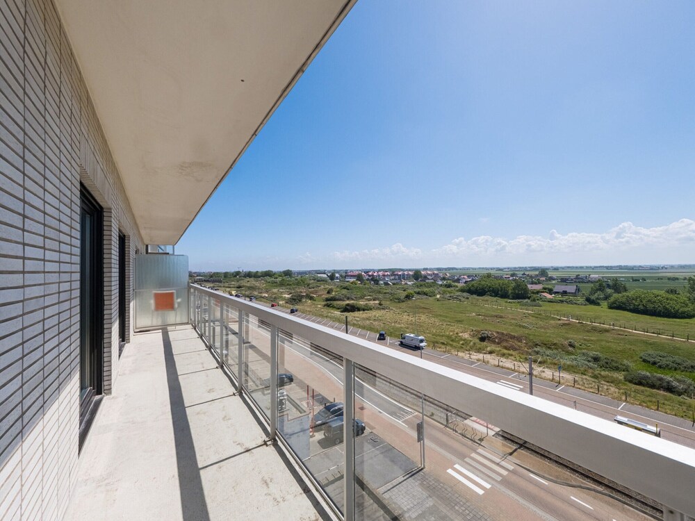 Apartment With 3 Bedrooms and sea View