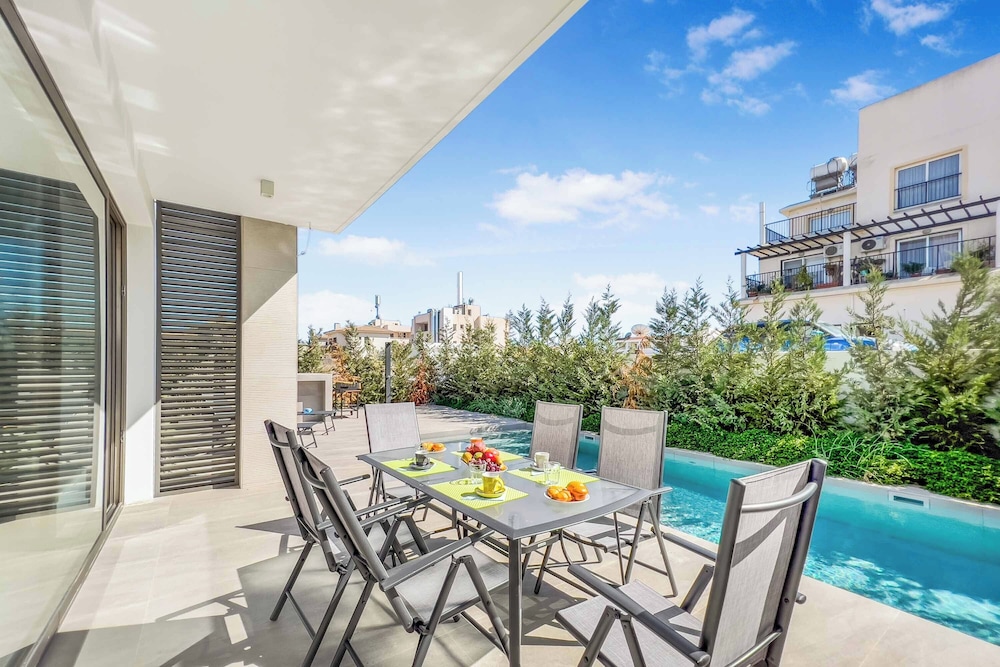 Azure Seaview Garnet Villa