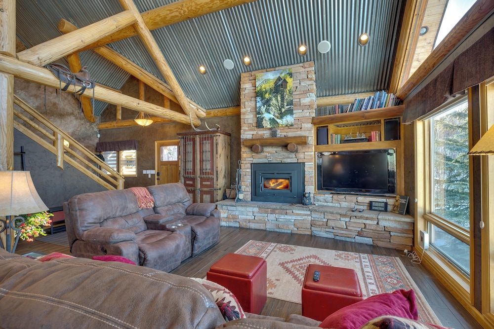 'black Bear Cabin' Near Skiing & Hiking!